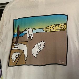 ✨RIPNDIP DALI TEE✨